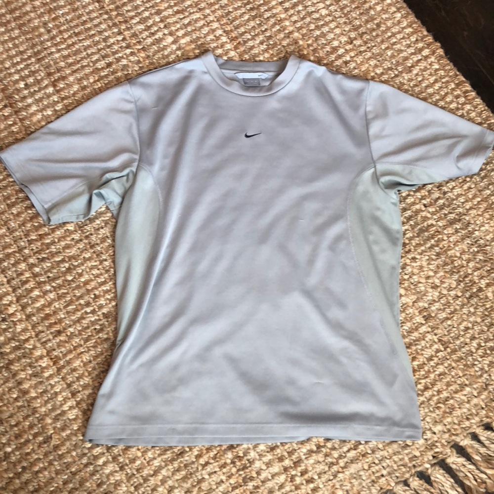 Grey men’s Nike shirt